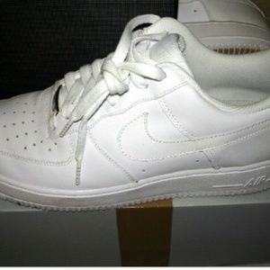 Nike AF1 Air Force 1 womens size 7.5 men 6